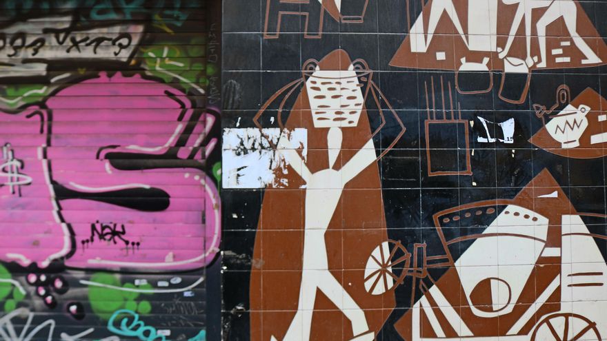 Madrid suspende temporalmente las obras que amenazaban un mural de César Manrique situado en pleno centro