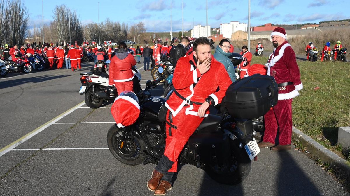 Papanoelada motera, masiva y solidaria en la Navidad de León