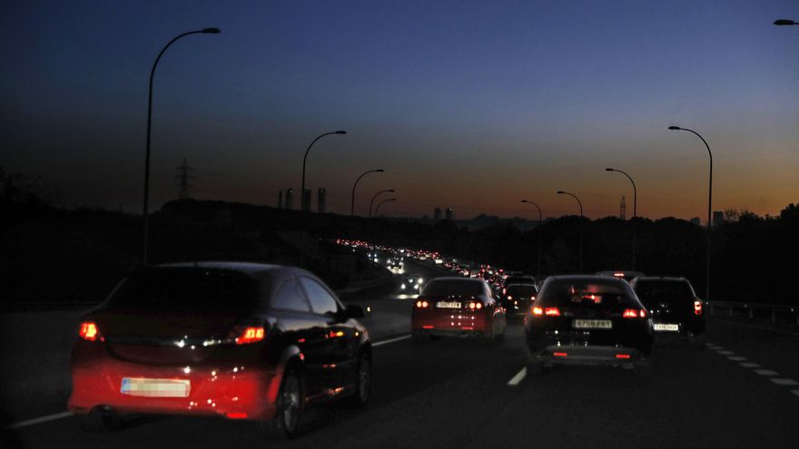 La Comunidad de Madrid ha levantado, desde las 00:00 horas de este lunes, las restricciones en las zonas básicas de Villaverde, Puente de Vallecas y Moratalaz, además de Torrejón, Parla y Guadarrama. EFE/ Juan Carlos Hidalgo/Archivo