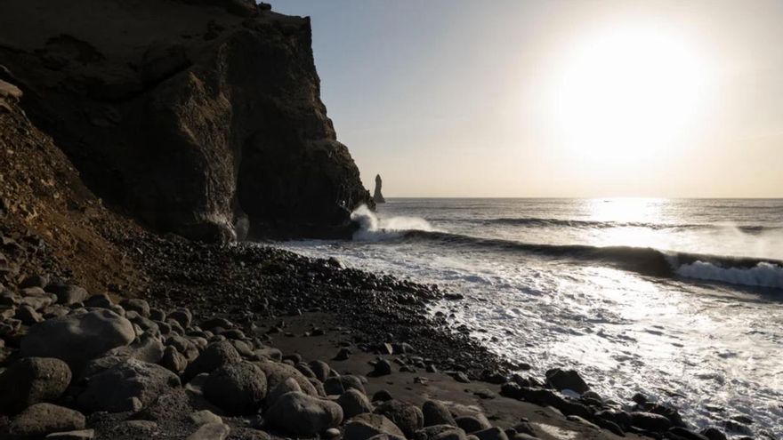 La playa más peligrosa de Islandia se queda prácticamente borrada por unas tormentas históricas