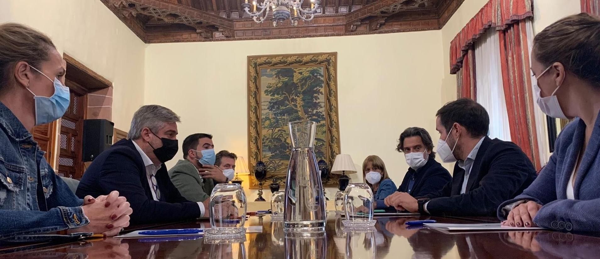 Reunión de la Mesa del Parlamento en la Casa Salazar.