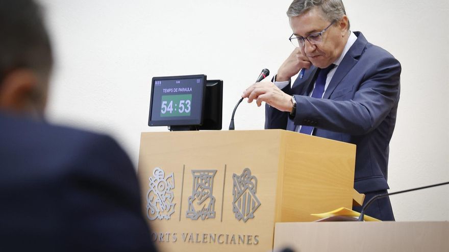 El conseller Rovira alega un posible "boicot" en el ascensor roto del Voramar y cree que el colegio no planifica bien