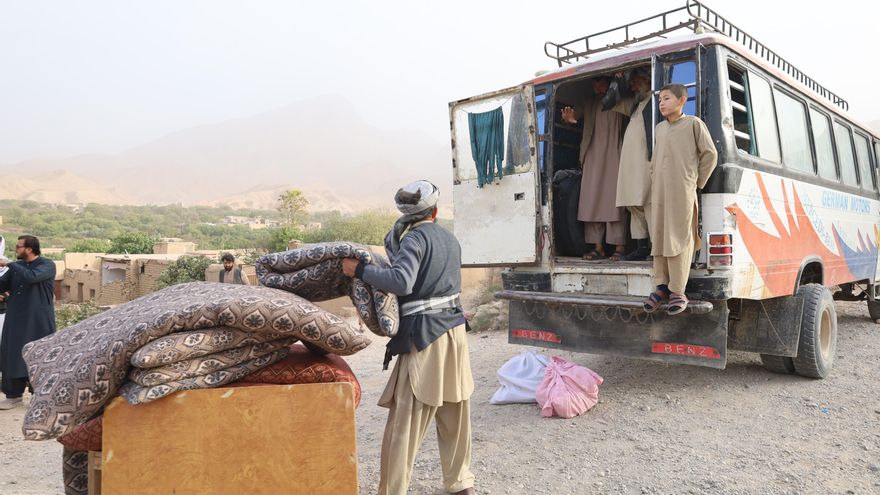 Afganistán sigue labores de rescate tras seísmo con al menos 20 muertos y 945 heridos