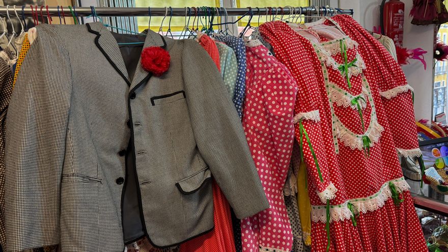 Las redes sociales animan la demanda de los tradicionales trajes de chulapos deSan Isidro