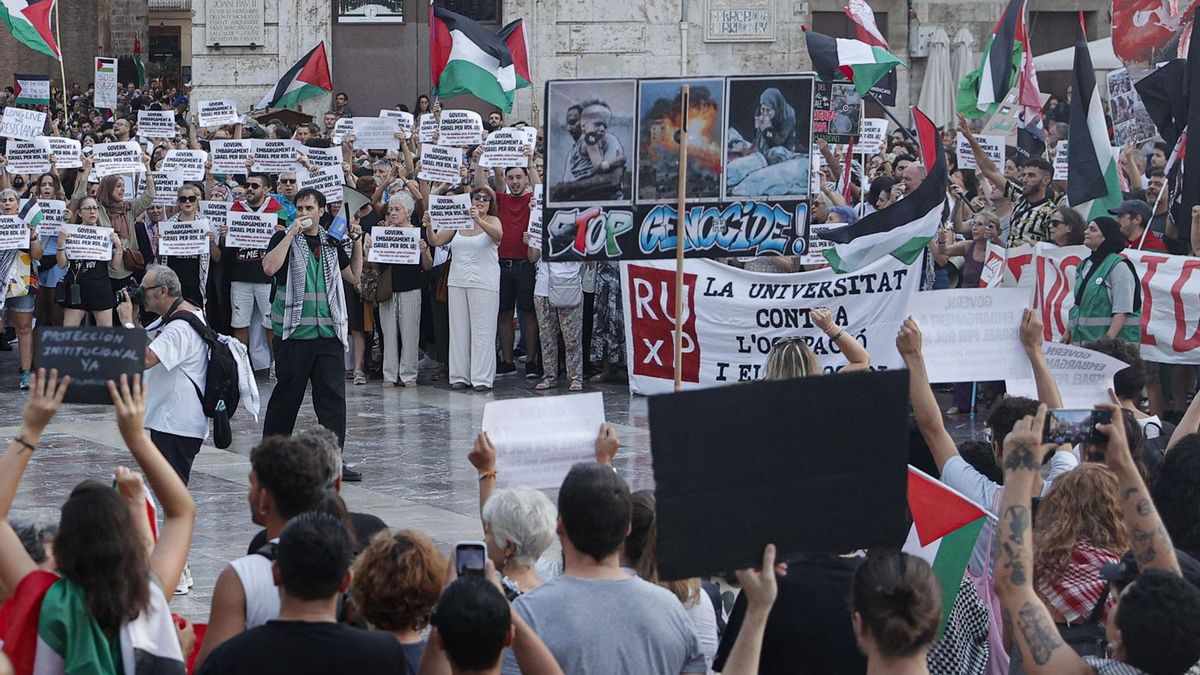 Protesta contra el genocidio de Israel en Gaza celebrada en València este sábado.