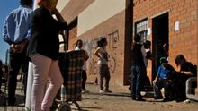 Reparto de alimentos organizado por el Campamento Dignidad en Mérida/ JCD