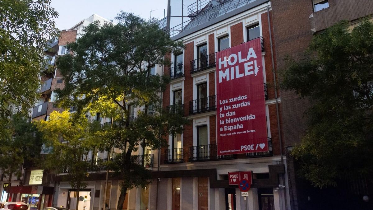 El PSOE hace campaña con la visita de Milei a España: "Los zurdos te dan la bienvenida"