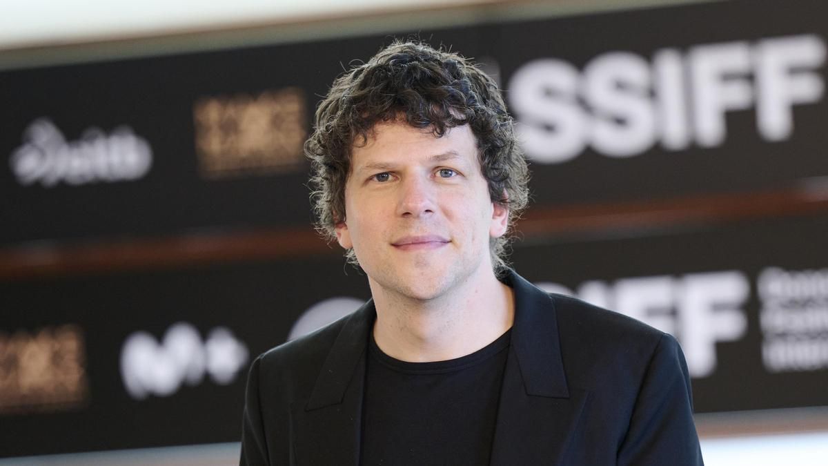 Jesse Esienberg en la presentación de la película en San Sebastián