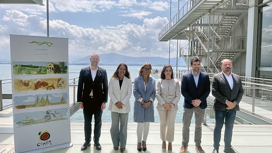 Los representantes turísticos de las cuatro comunidades y Turespaña en el Centro Botín