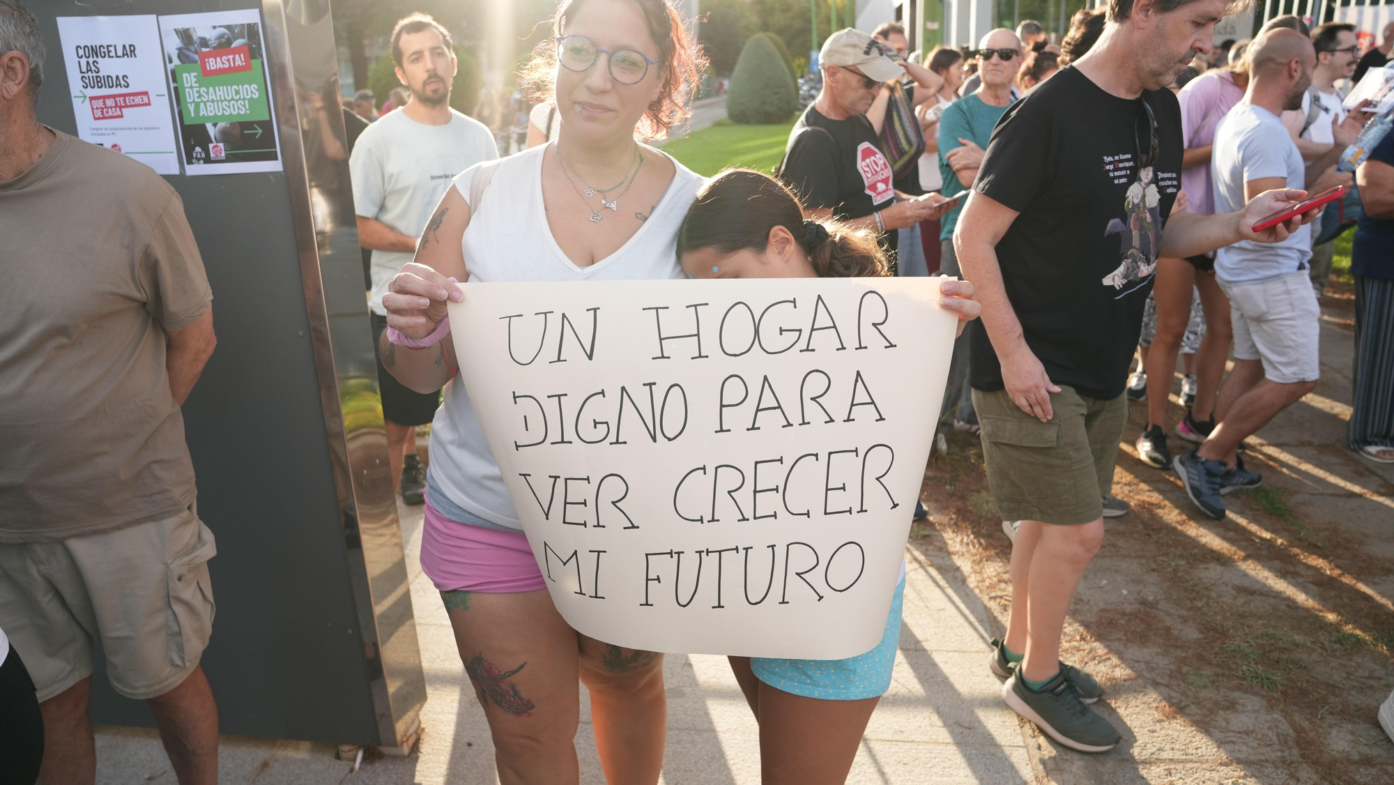 Concentración en Córdoba por la vivienda tras el desahucio de Maricarmen