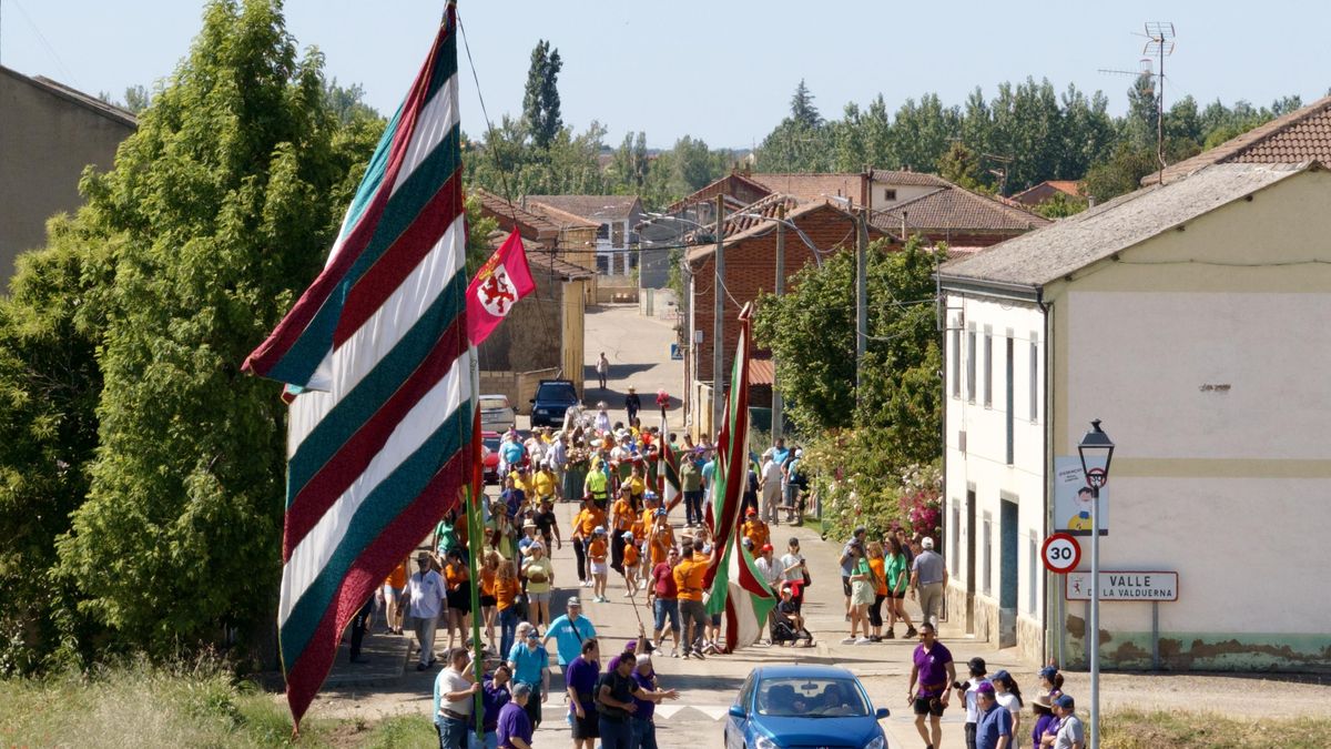 La Virgen de Castrotierra vuelve a reunir a los pueblos de La Valduerna en su romería por las fiestas de las Pascuas.
