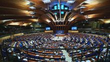 Sexismo, acoso y violencia contra las mujeres en los parlamentos europeos: el 85% de las diputadas dice haber sufrido violencia psicológica