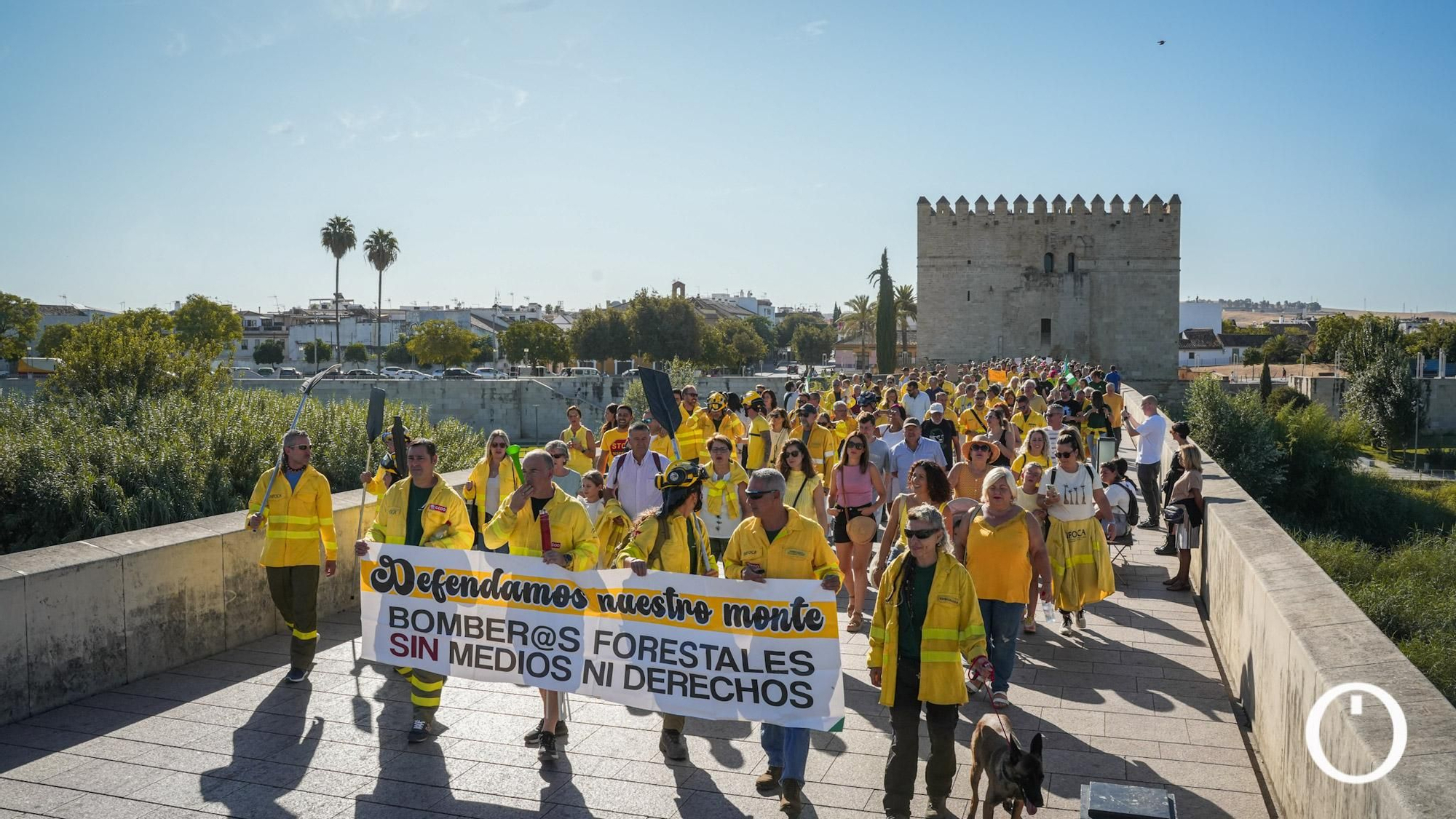 Marcha amarilla de bomberos forestales