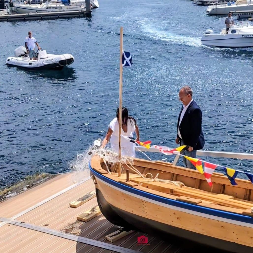 Bautizo del 'Boreas'. JOSÉ F. AROZENA