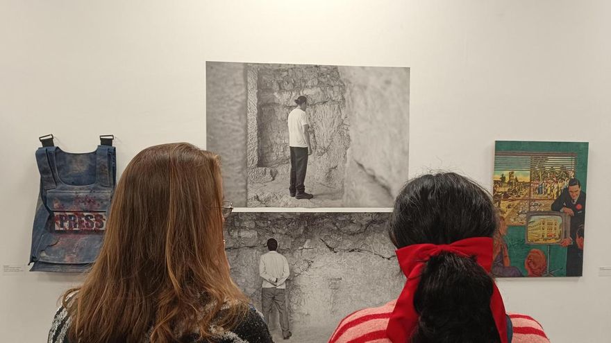 40 artistas responden al genocidio de Israel en una exposición que incluye obras denunciadas por delitos de odio