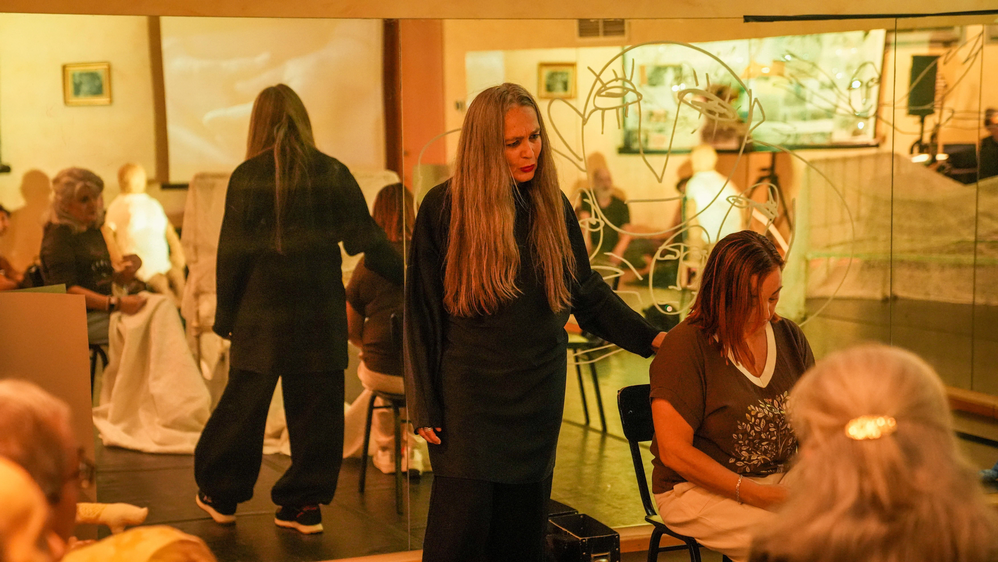 Los creadores Manuel Ruiz, Margarita Merino, Pepa Ortuño y Nieves Pedraza presentan sus proyectos desarrollados en el Teatro de la Axerquía