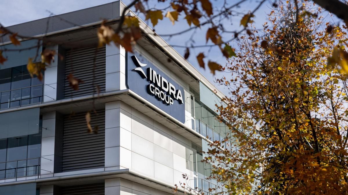 Indra prescinde de cinco directivos de Escribano y fusiona departamentos para la nueva era Simón-Recasens