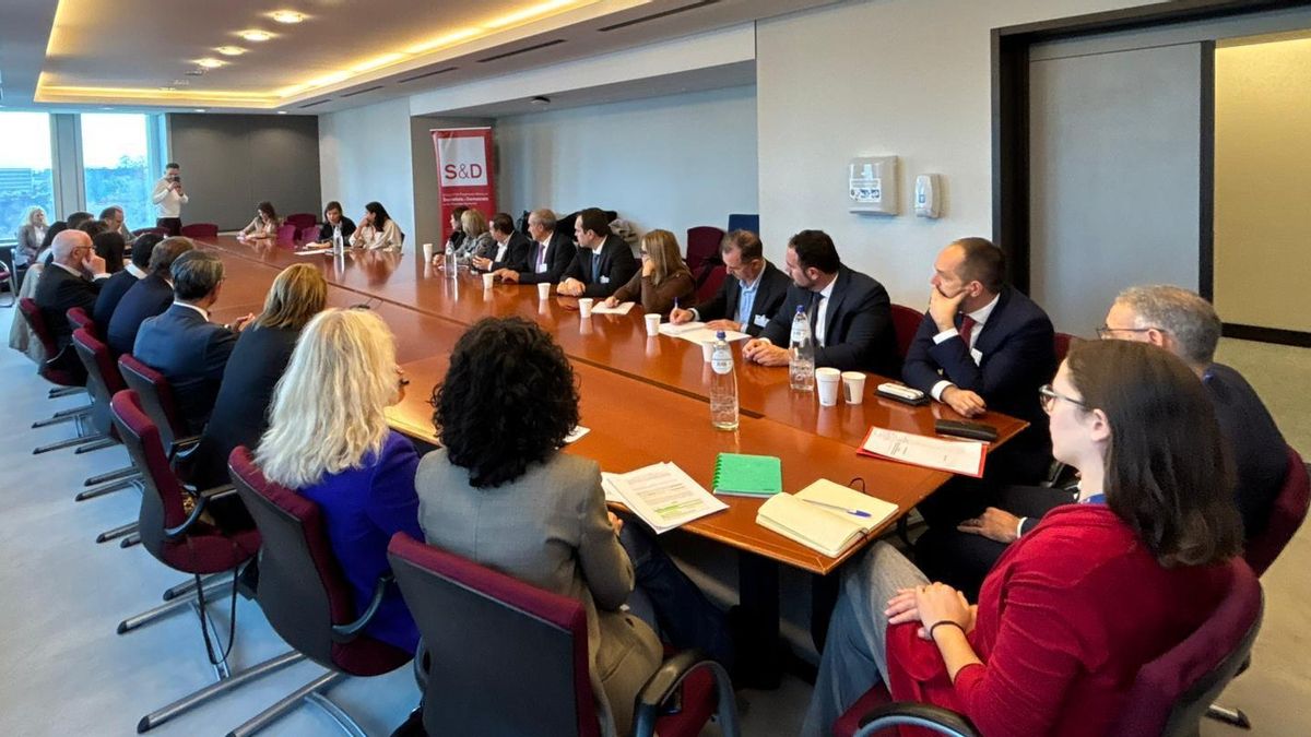 Alcaldes de la dana reclaman en Bruselas facilidades financieras y legales para afrontar la reconstrucción: "No vamos a llegar"