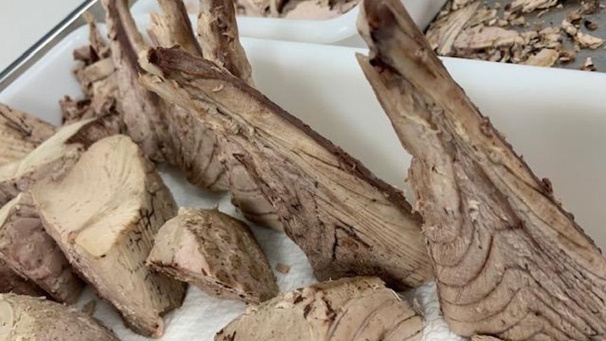 Colas de atunes ya cocinadas