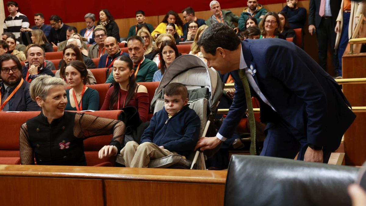 La Junta de Andalucía asumirá el tratamiento del niño sevillano Leo y otros 44 pacientes con 'piel de mariposa'