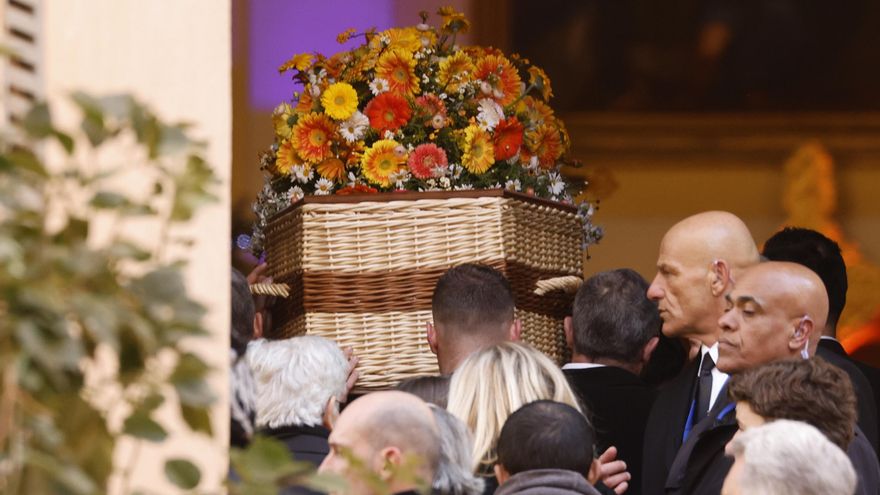 Brigitte Bardot reposa junto a sus padres y abuelos en cementerio frente al Mediterráneo