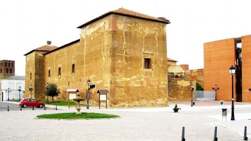 La reconstrucción de finales del siglo XX salvó la fortaleza de los Guzmanes. Foto: Ayuntamiento.