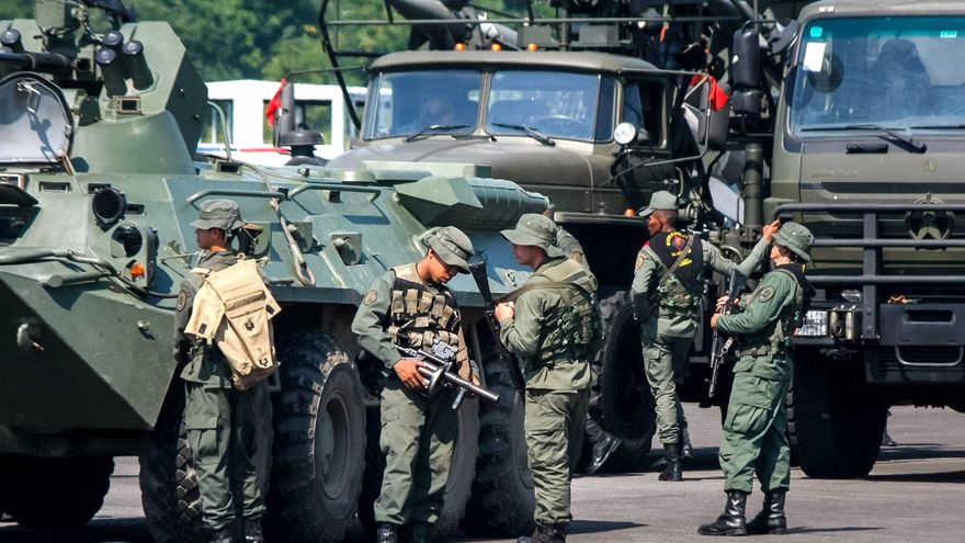 Venezuela envía más militares a zona de combates fronterizos, según ONG