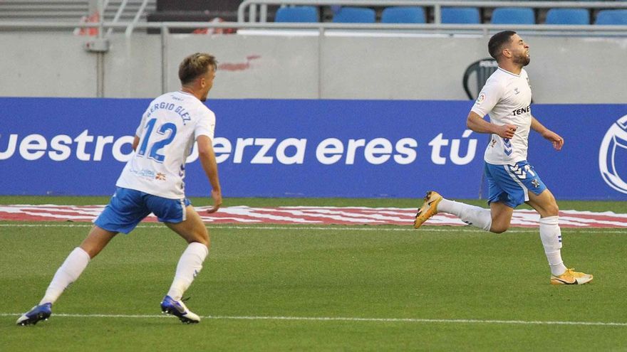 El Tenerife solo encuentra la luz ante el Alcorcón con un final eléctrico