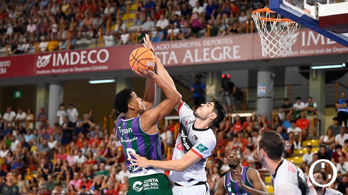 Lance del partido entre Unicaja y Covirán Granada en Vista Alegre