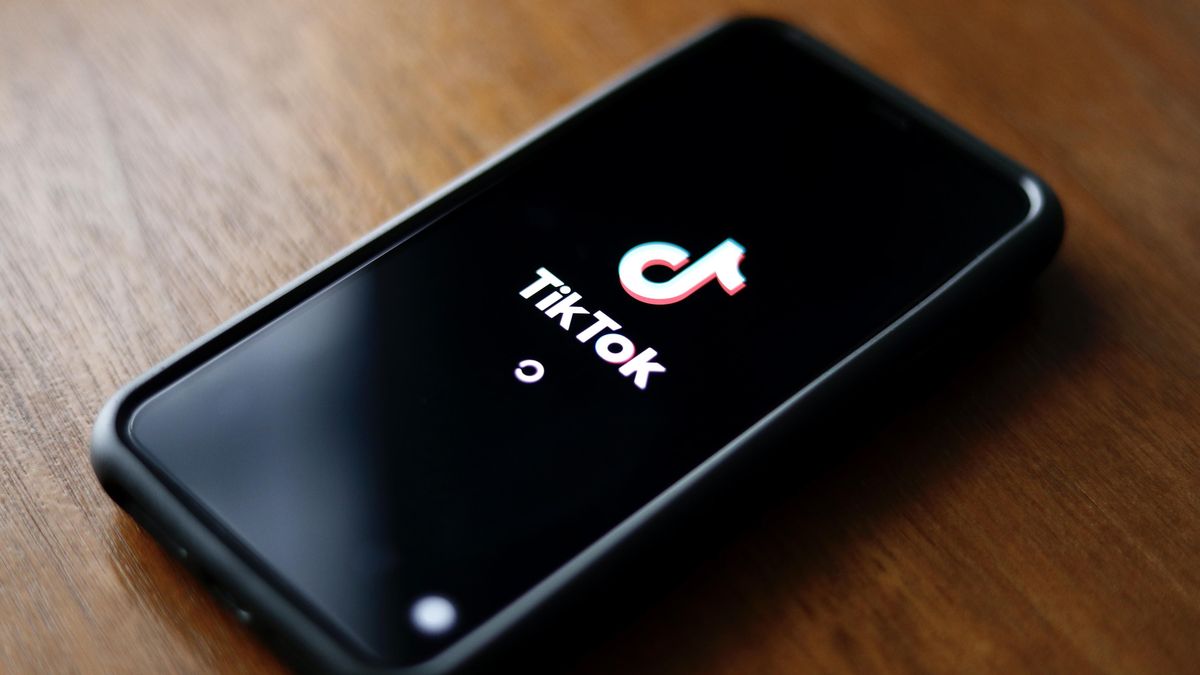 Bruselas advierte de una multa millonaria a TikTok por sus "funciones adictivas"