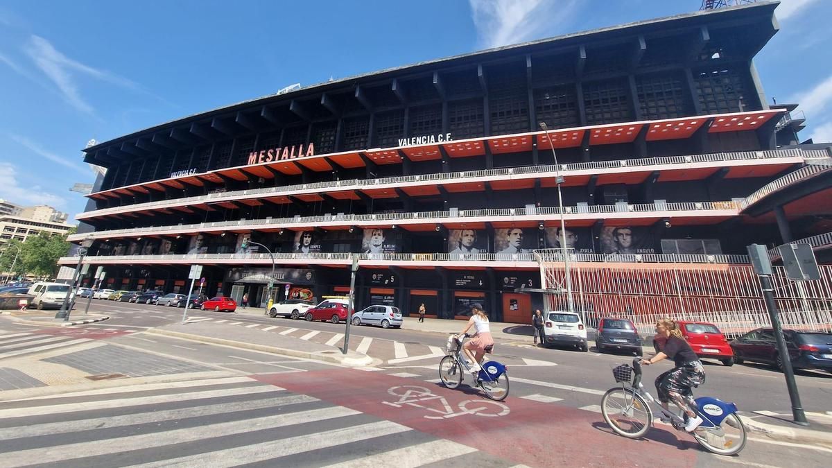 El Ayuntamiento cede al Valencia CF la gestión del plan para vender Mestalla, demolerlo y levantar 500 viviendas, ninguna VPO