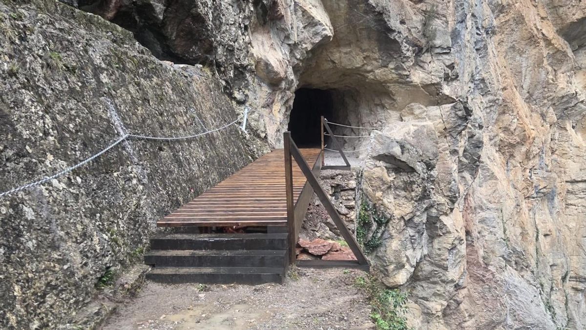Picos de Europa recupera completa la Ruta del Cares en su peor año poniedo una 'línea de vida' en el tramo desprendido