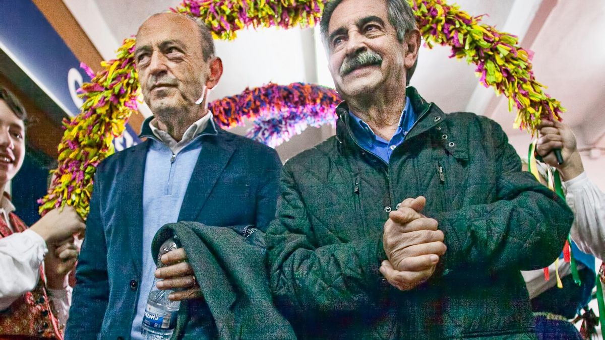 Marcano y Revilla en la fiesta-homenaje que le brindaron sus compañeros de partido. | PRC
