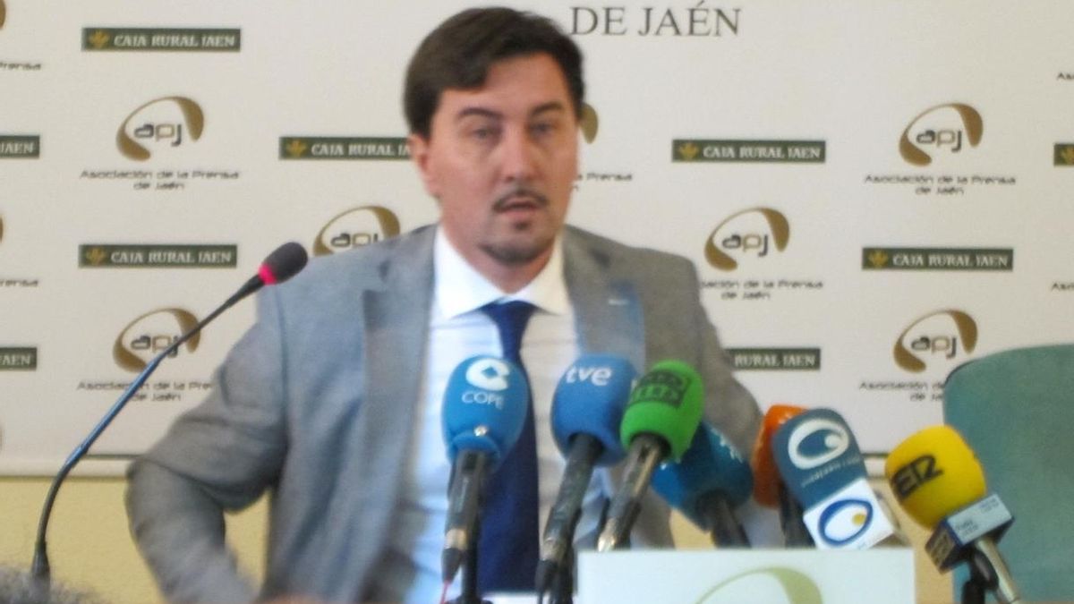 Cristóbal Pérez dimite como edil de La Carolina y deja el PP para "no perjudicar" al pueblo y al partido