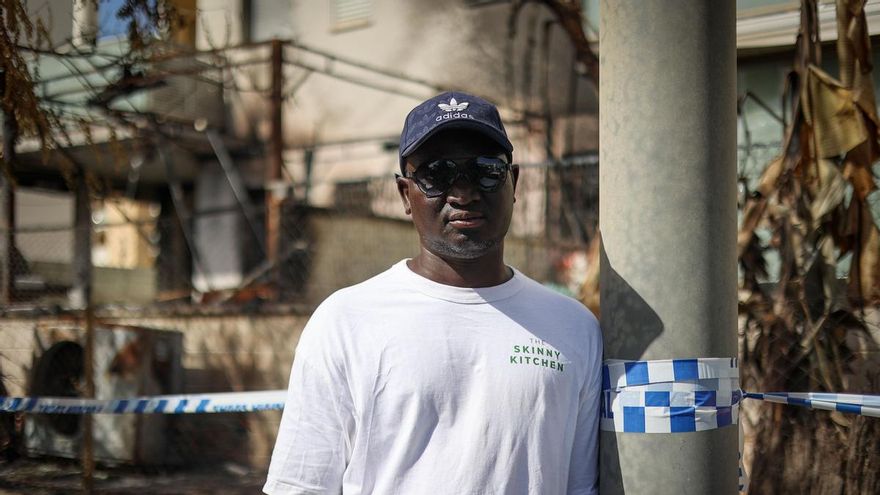 Modou, el migrant sense papers que dorm a la platja i que va apagar tot sol un incendi en uns pisos d’Eivissa