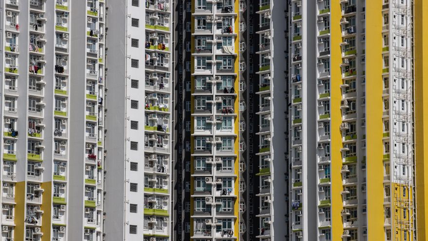 El mercado "maldito" que desafía la lógica inmobiliaria en Hong Kong