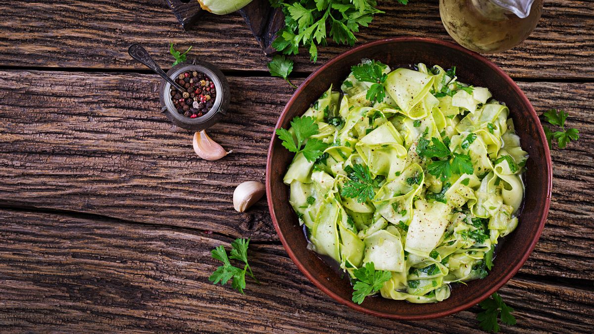 Ensalada de calabacín a tiras