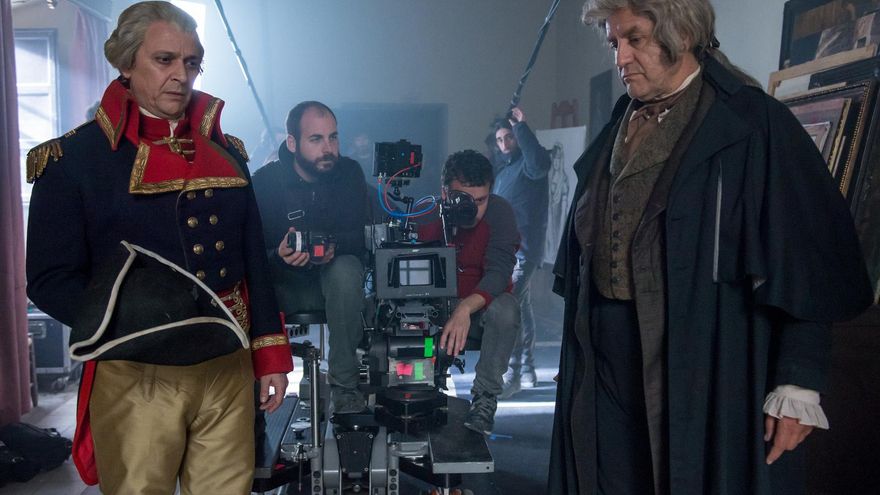 Luis Callejo y Pedro Casablanc en el rodaje de El Ministerio del Tiempo