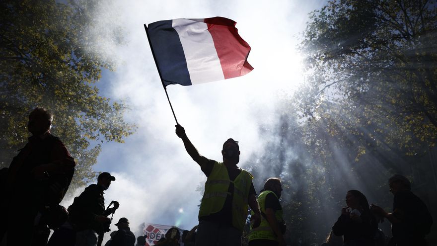 Al menos 3 heridos y 140 detenidos en las protestas en Francia contra los ajustes