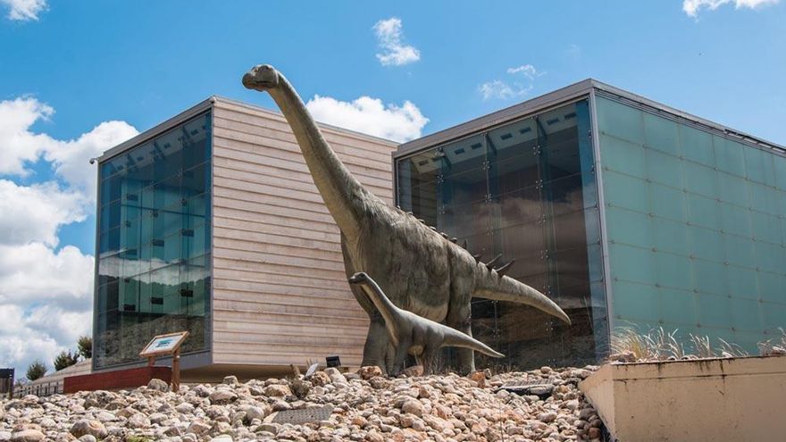 'Dinoturismo': los mejores destinos para ver dinosaurios en España