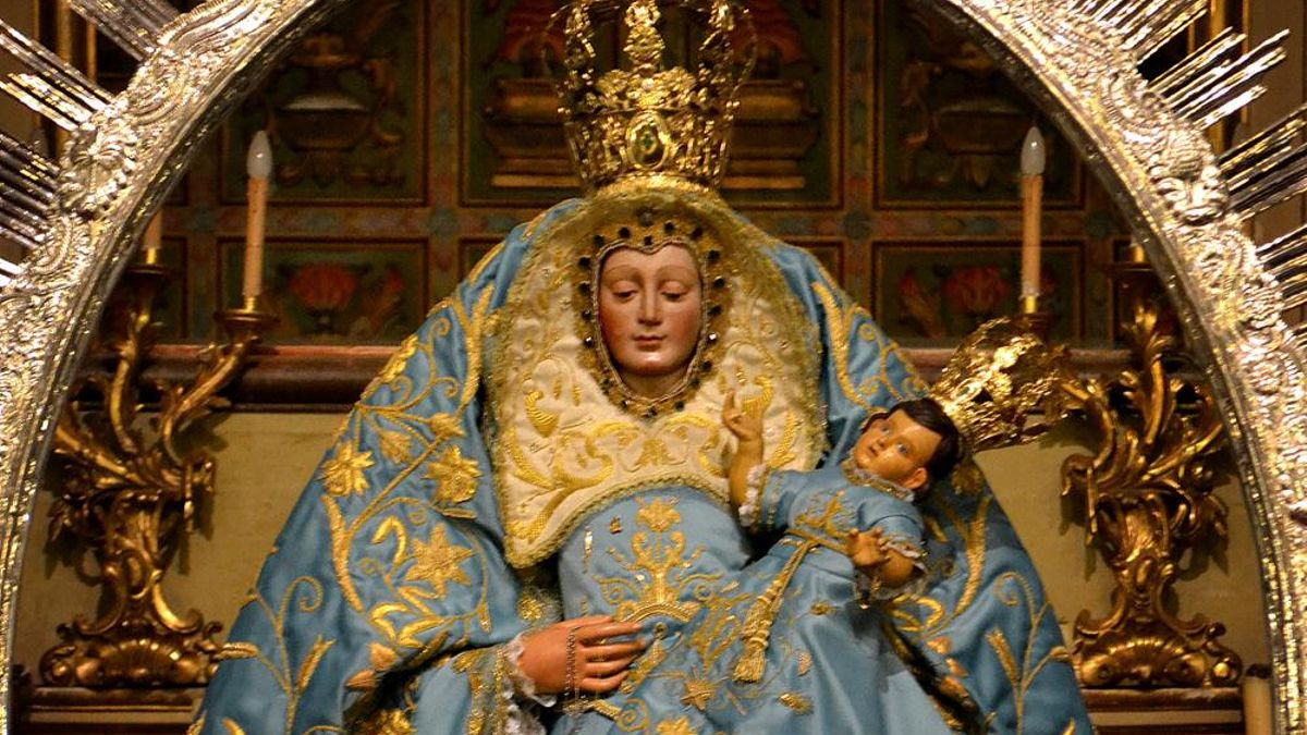 El alcalde de Guía aclara su gesto durante la llegada de la Virgen y explica su rechazo a la traca de voladores