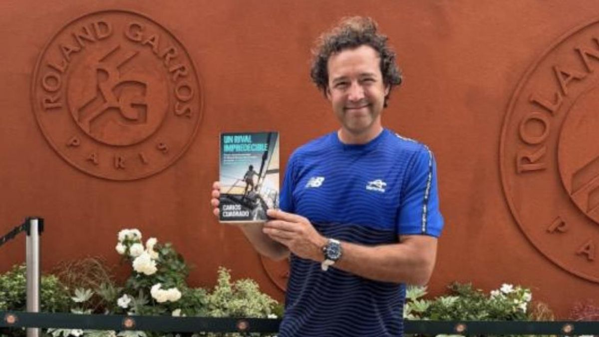 El extenista, a su regreso, plasmó toda su aventura en un libro