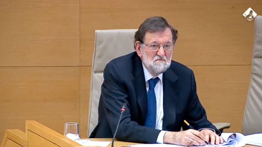La cara de Rajoy cuando Sofía Castañón le habla de la serie 'Venga Juan'.