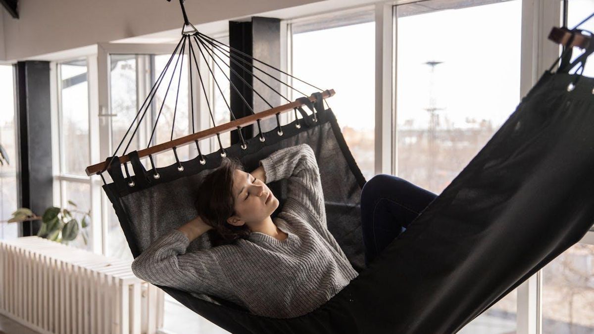 Las siestas de menos de 30 minutos nos protegen contra los efectos de la inercia del sueño. Foto: pexels ekaterina bolovtsova 4050024