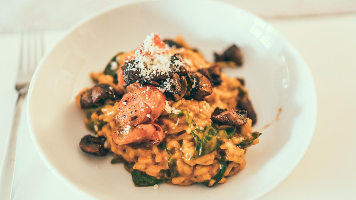 Risotto de orzo con champiñones y calabaza.