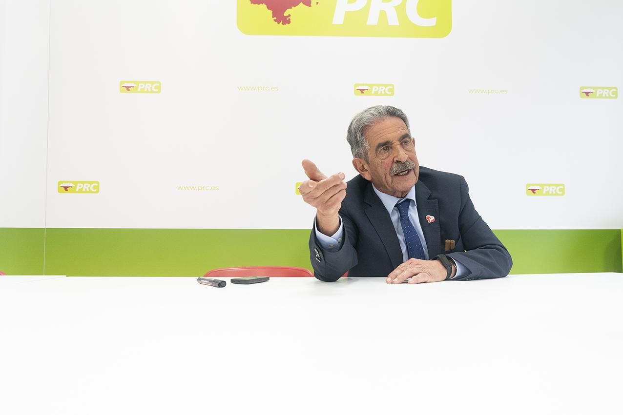 Revilla cumple 16 años como presidente de Cantabria.