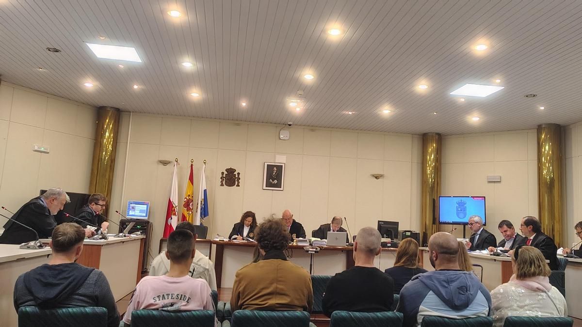 Ocho de los diez acusados de la trama inmobiliaria de Cantabria llegan a un acuerdo y rebajan las penas a la mitad
