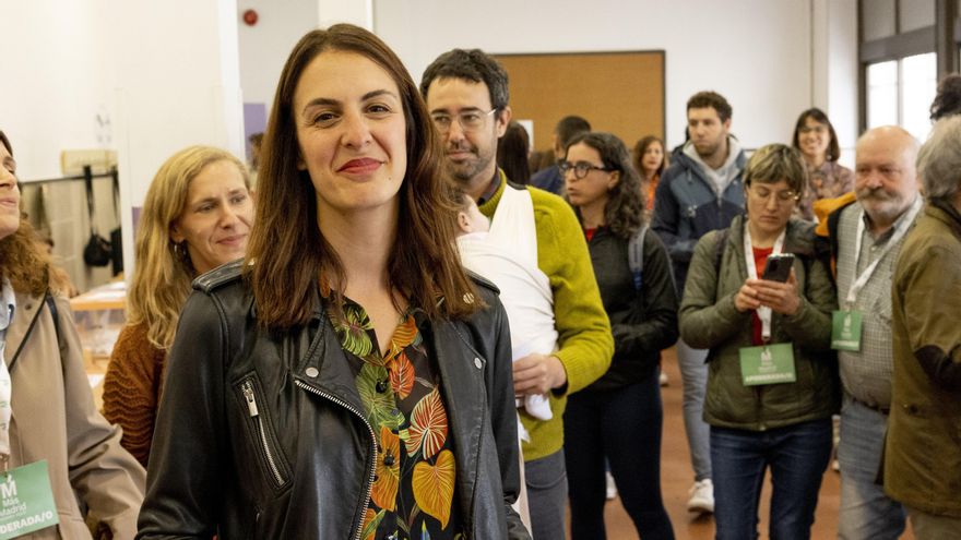 La candidata de Más Madrid a la Alcaldía de Madrid, ejerce su derecho a voto este domingo.