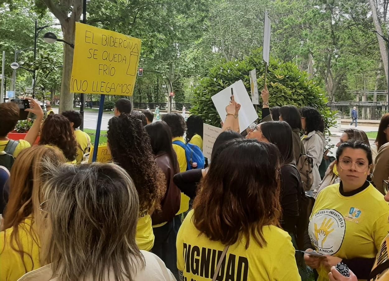 Parte de las docentes manifestantes de las escuelas infantiles en Albacete.
