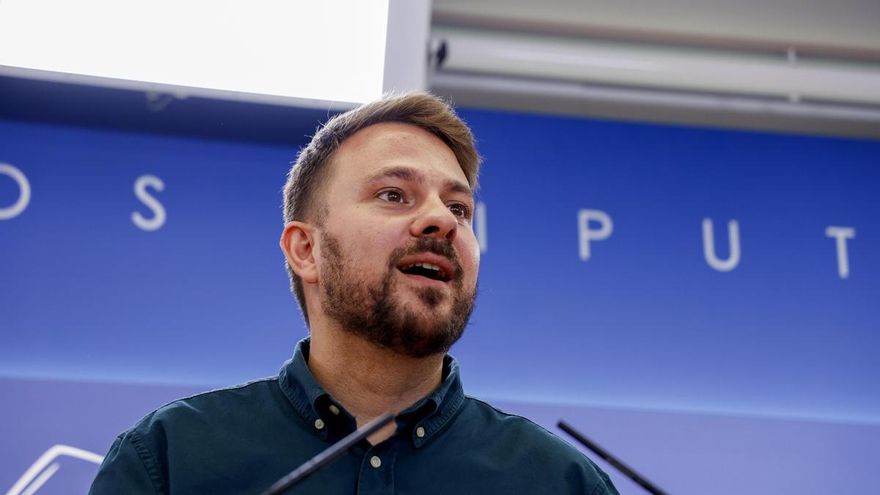 Alberto Ibáñez, portavoz de Compromís y diputado de SUMAR, este martes durante la rueda de prensa en el Congreso de Los Diputados.-EFE/ María Aguilella Pardo